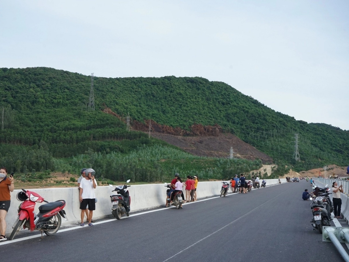 Hồ Yên Mỹ là điểm đến có thể ghé thăm quanh năm.