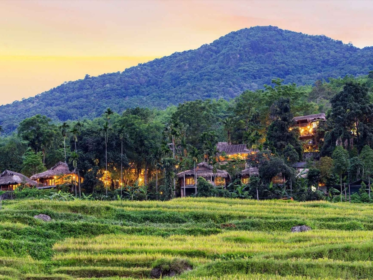 Khung cảnh núi rừng tuyệt đẹp tại Pù Luông.