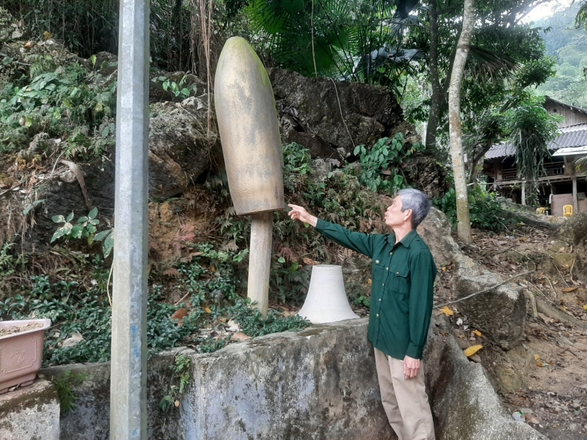 Vỏ bom được lưu giữ tại di tích