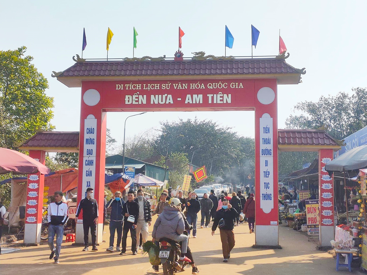 Khu di tích lịch sử quốc gia Am Tiên luôn là điểm dừng chân tâm linh nổi bật trong lịch trình khám phá xứ Thanh.