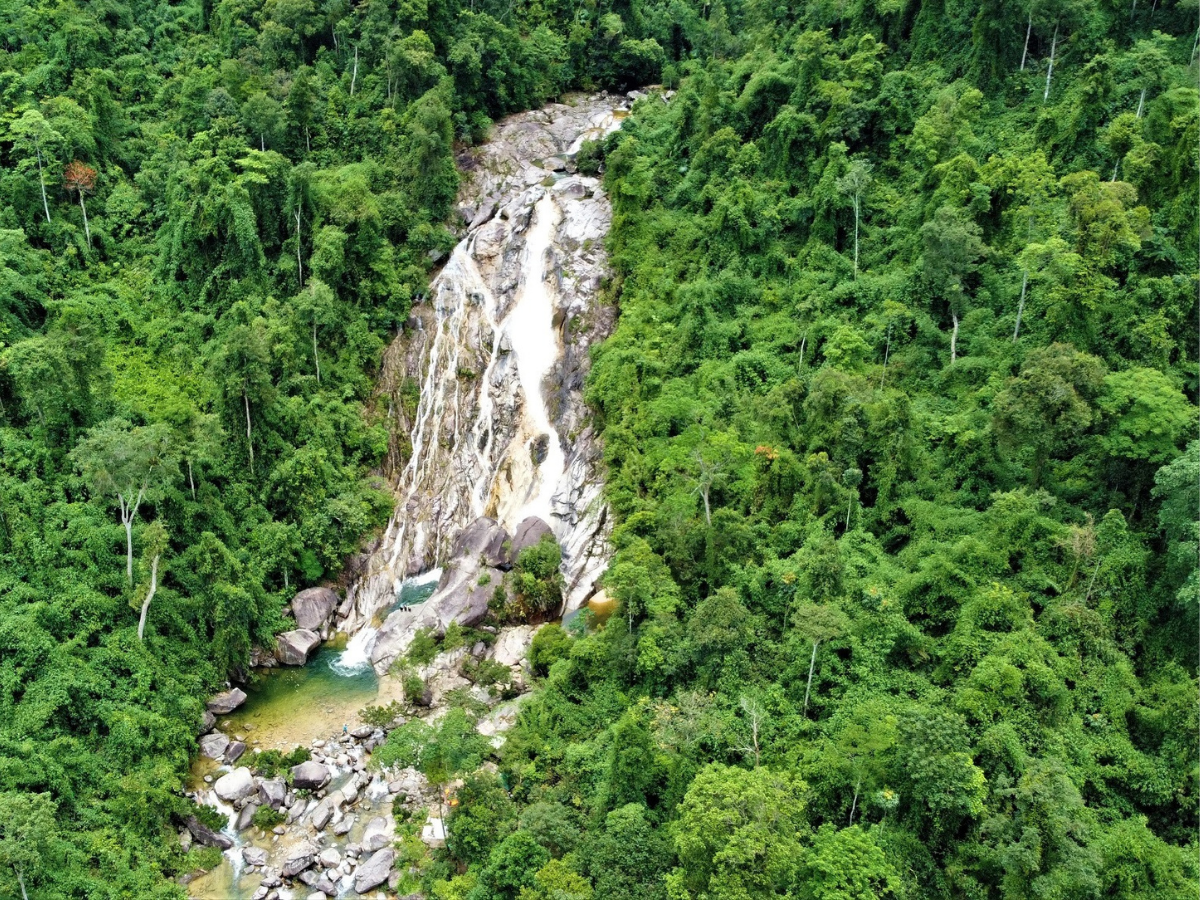 Lang Chánh nằm ở vùng miền núi phía tây Thanh Hóa