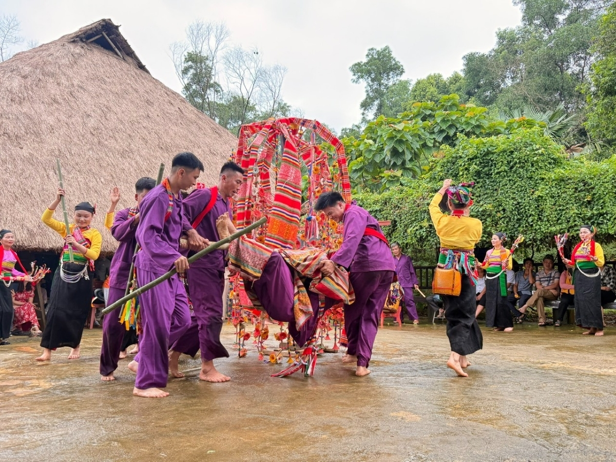Không gian văn hóa tại lễ hội Pồn Pôông.
