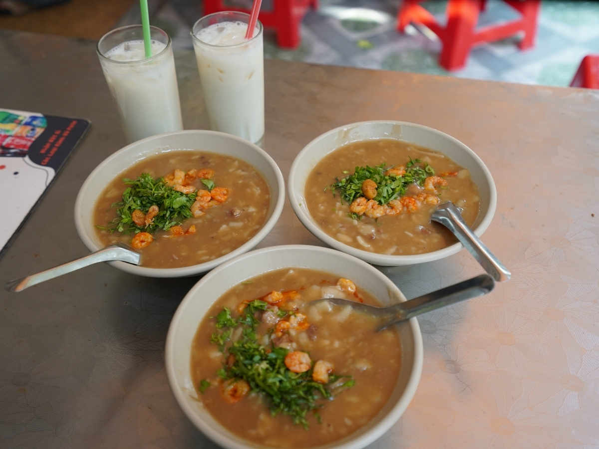 Cháo canh Thanh Hóa là món ăn dân giã nhưng cũng rất thơm ngon.