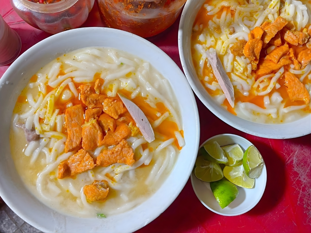 Bánh canh thịt là phiên bản truyền thống nhất.
