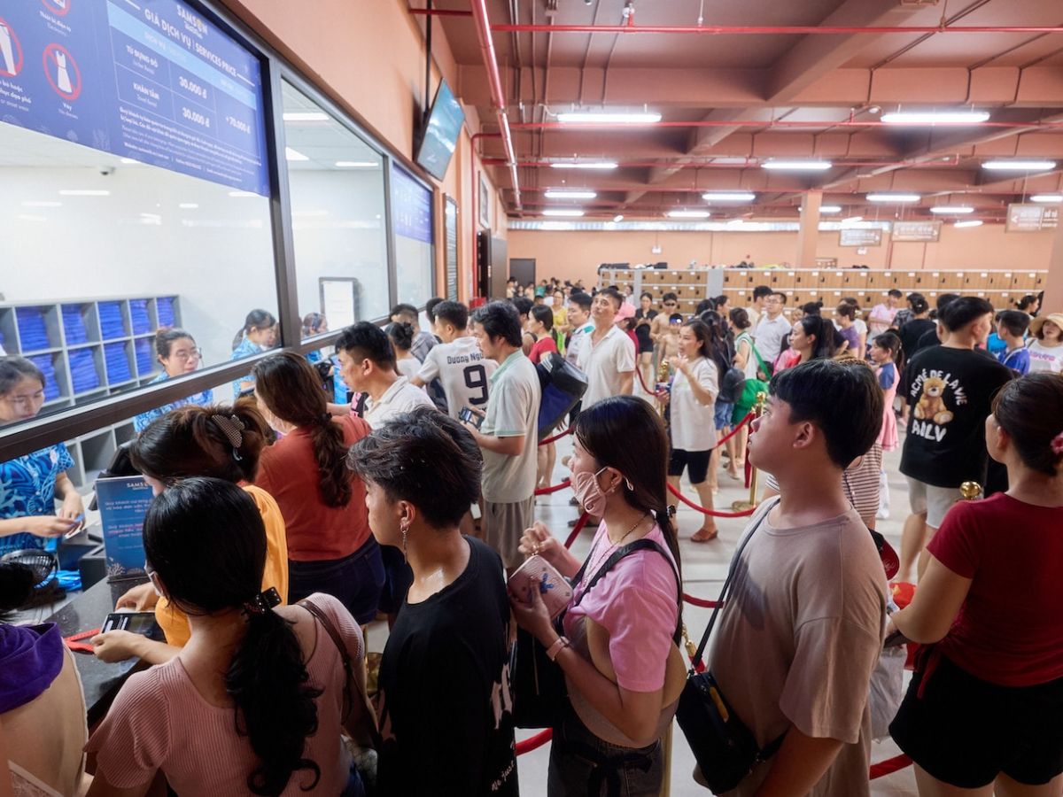 Du khách tìm hiểu kỹ chính sách vé các các dịch vụ trong khu vui chơi để có trải nghiệm trọn vẹn.