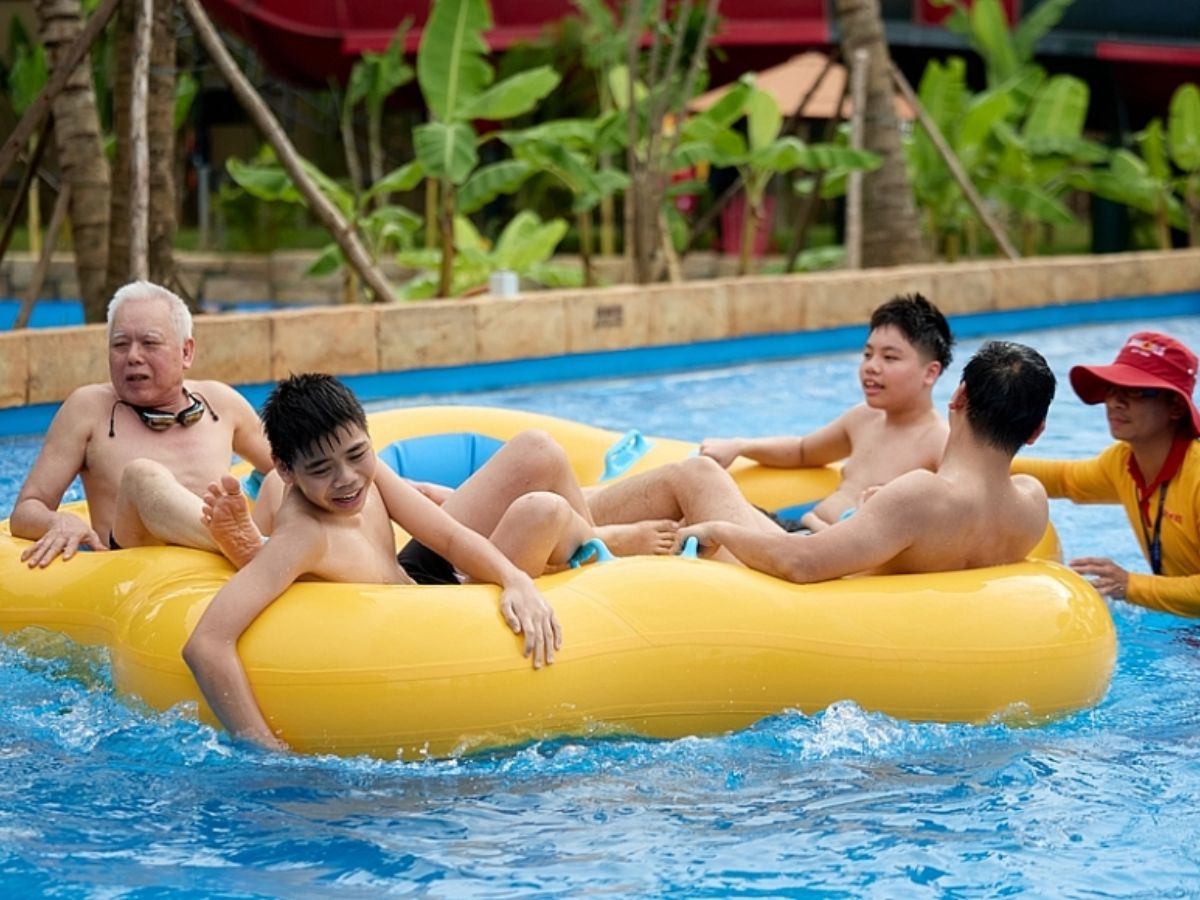 Công viên nước Sầm Sơn là điểm vui chơi giải trí dành cho cả gia đình.