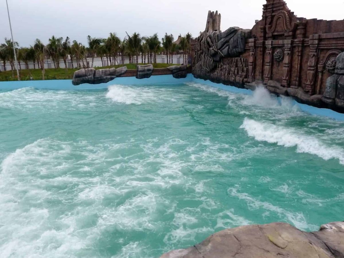 Vịnh Sóng Thần có khả năng tạo ra nhiều cấp độ sóng khác nhau, mang đến trải nghiệm thú vị.