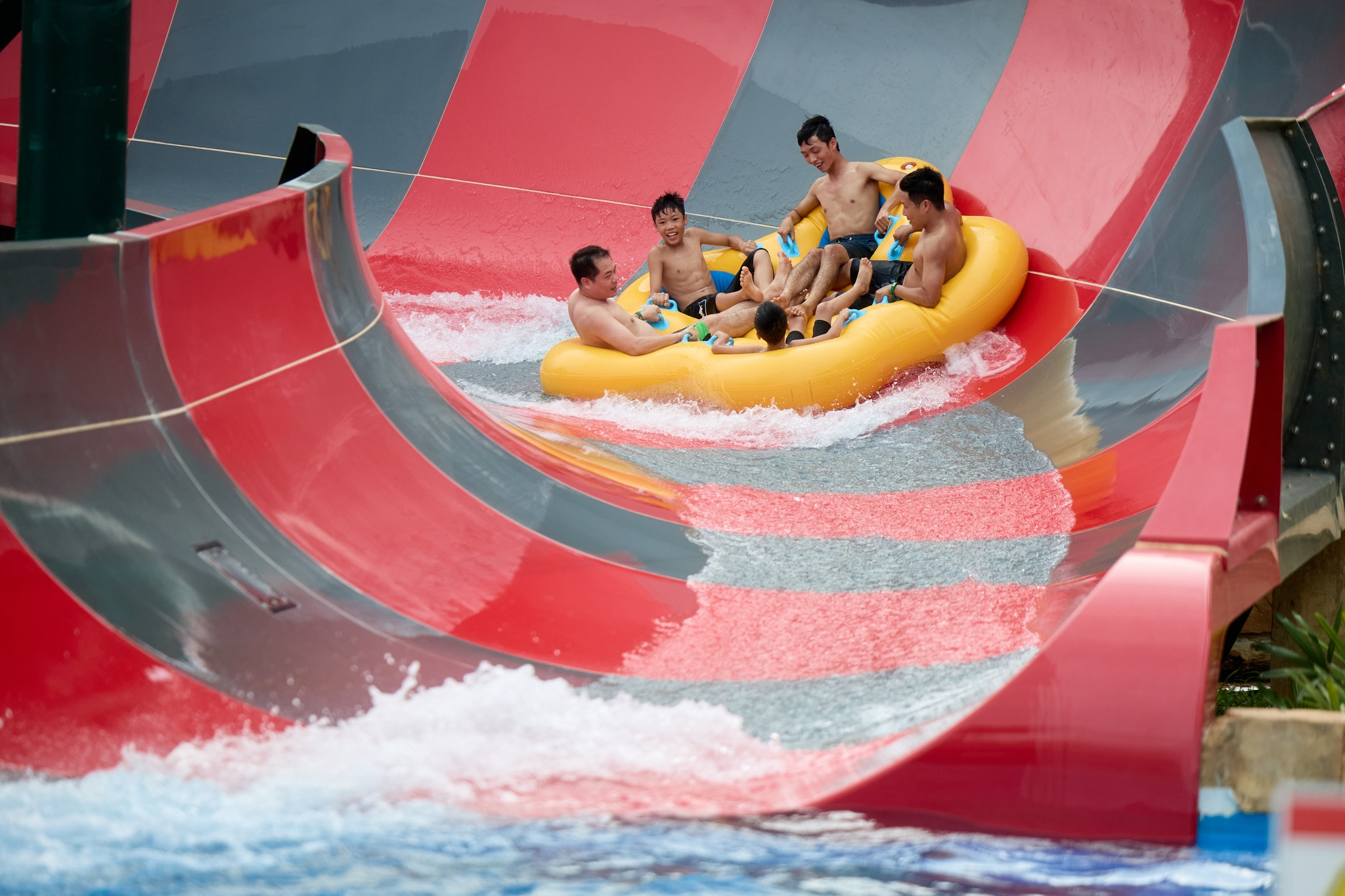 Trò chơi cảm giác mạnh tại Sầm Sơn mang đến trải nghiệm giải trí sôi động và đầy phấn khích.