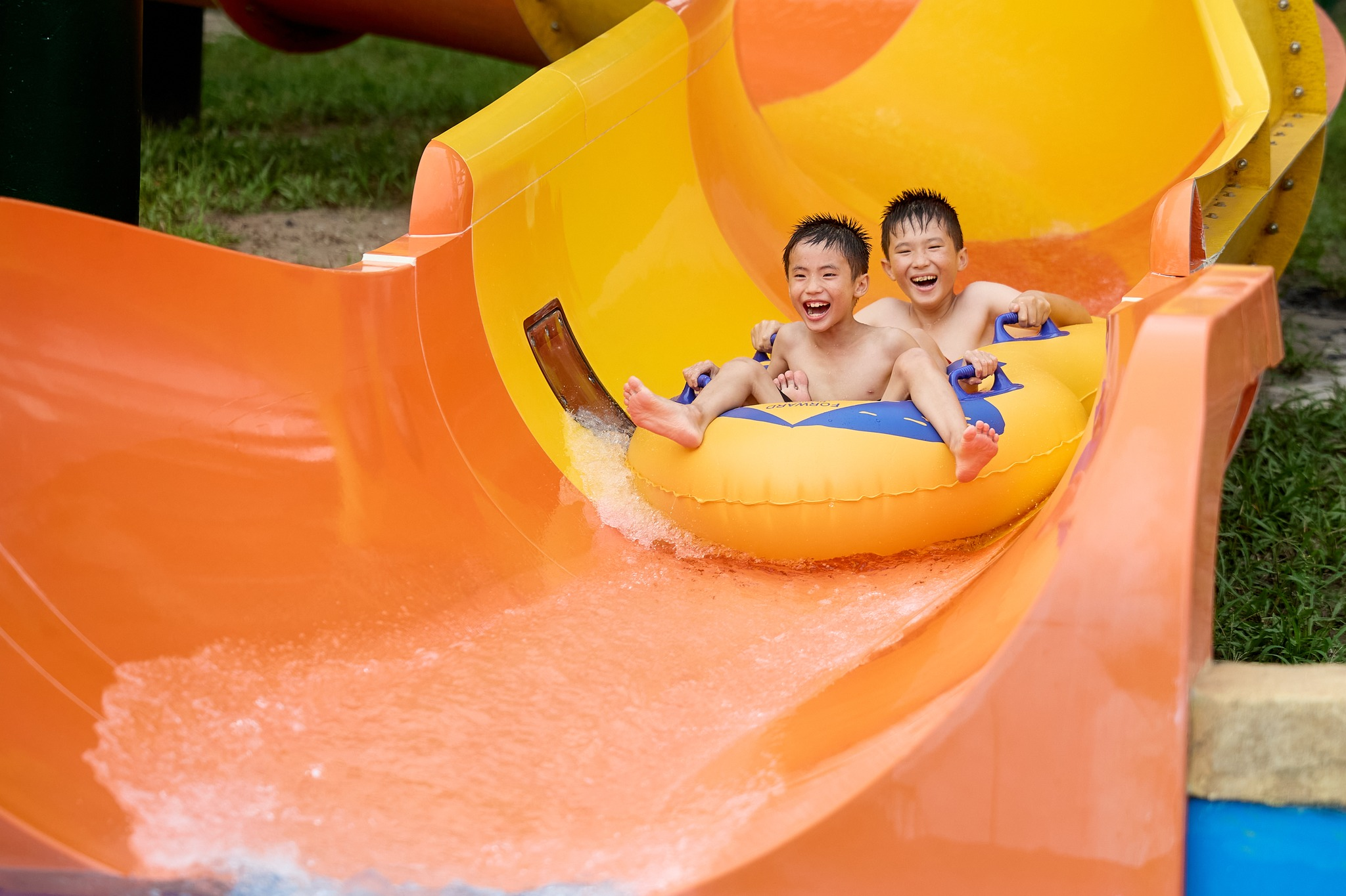 Chuẩn bị đầy đủ trang phục và vật dụng cần thiết giúp du khách có thể thoải mái vui chơi.
