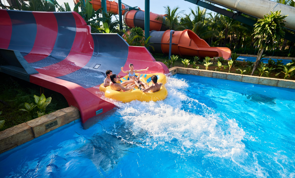 Combo nghỉ dưỡng biển Sầm Sơn kết hợp Sun World Sam Son được nhiều du khách yêu thích mùa hè.