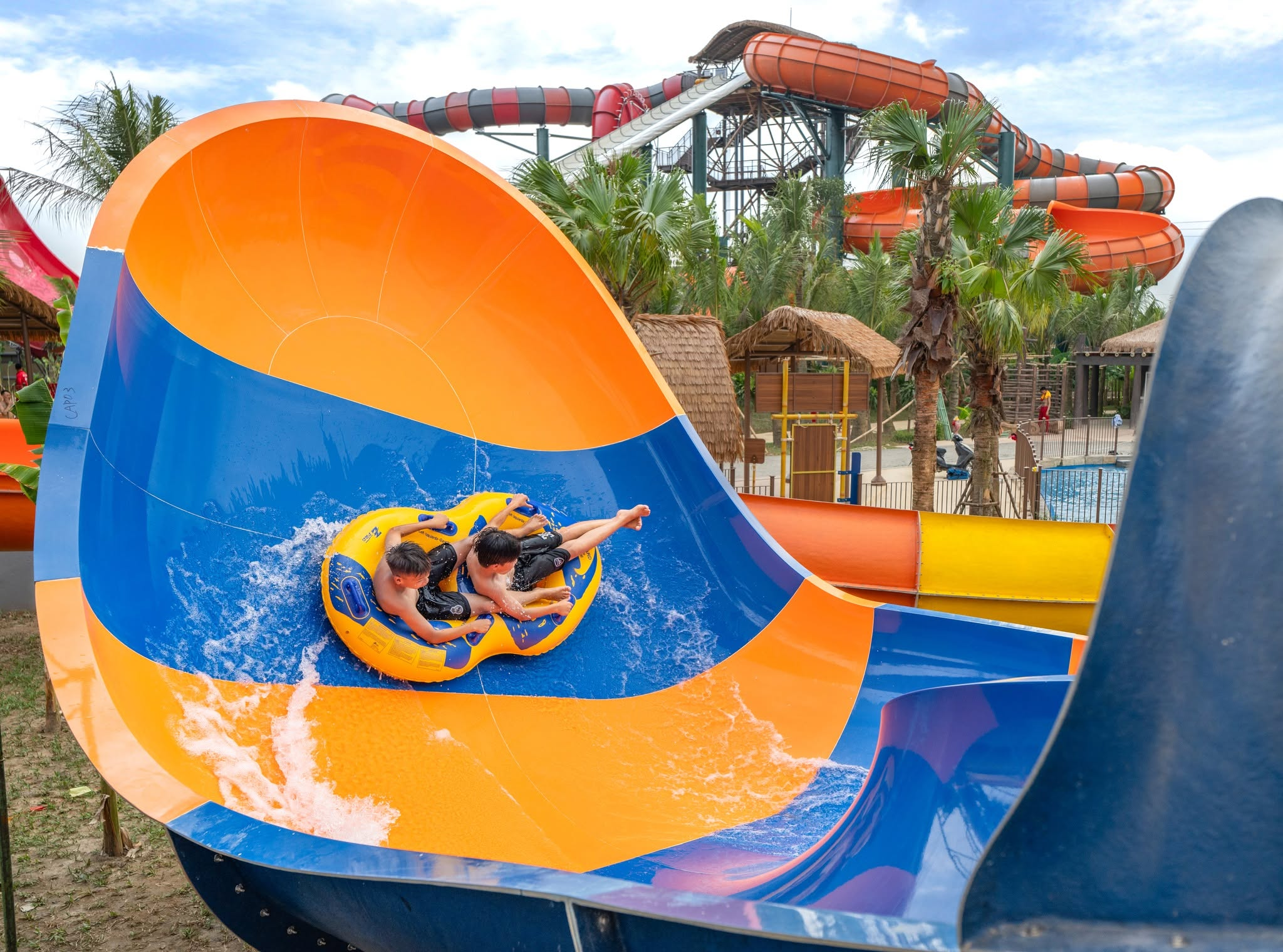 Sun World Sam Son sở hữu những đường trượt cảm giác mạnh, mang đến trải nghiệm đầy phấn khích cho du khách.