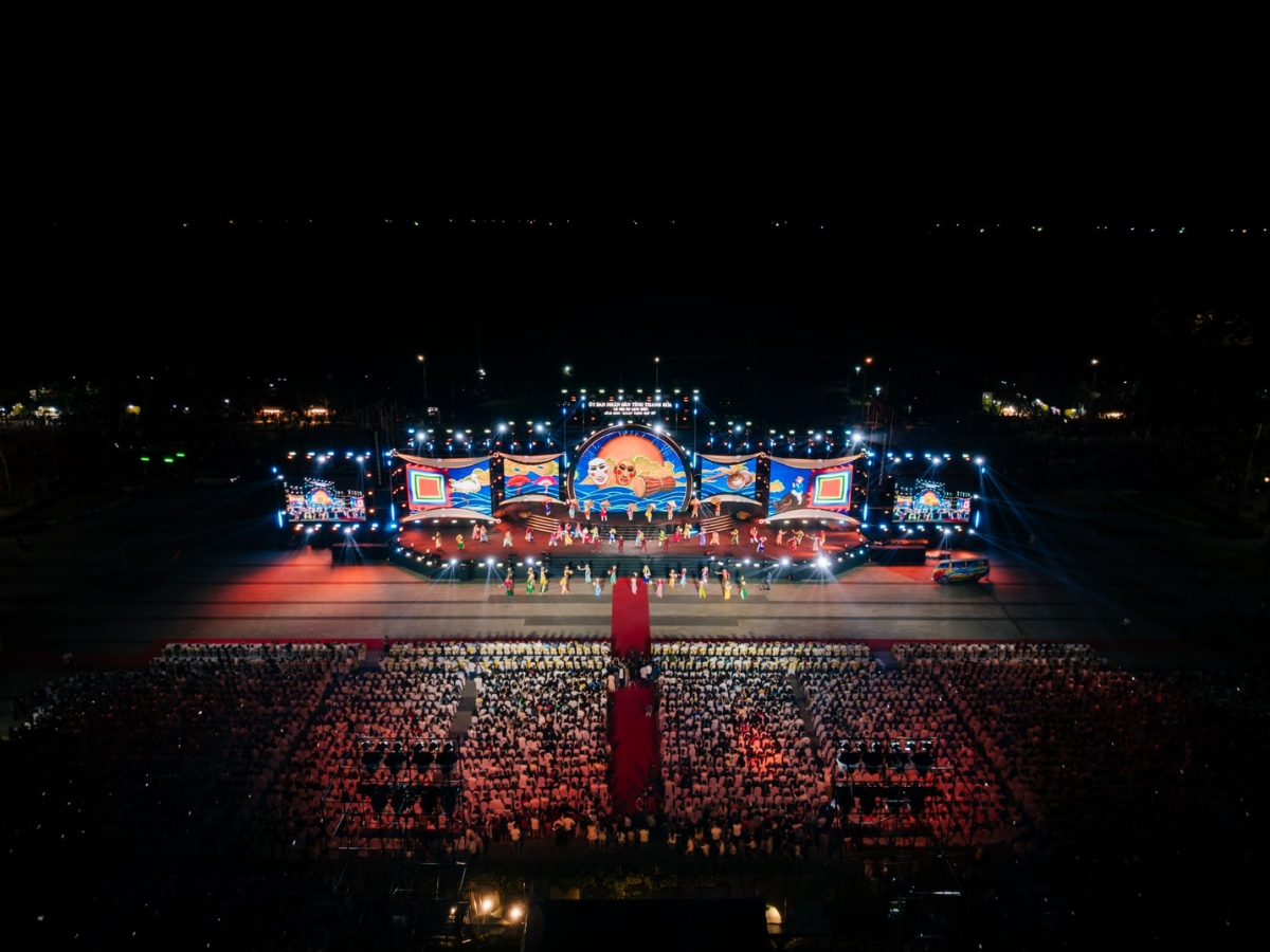Sầm Sơn mùa hè 2026 thu hút du khách với chuỗi sự kiện, vui chơi và lễ hội đặc sắc.