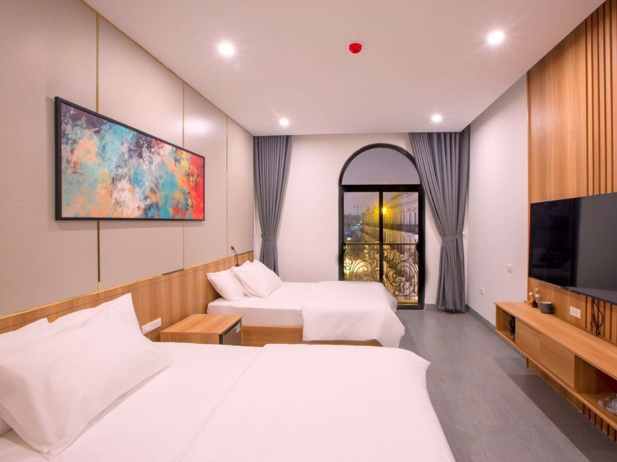 Khách sạn Elysees Hotel.