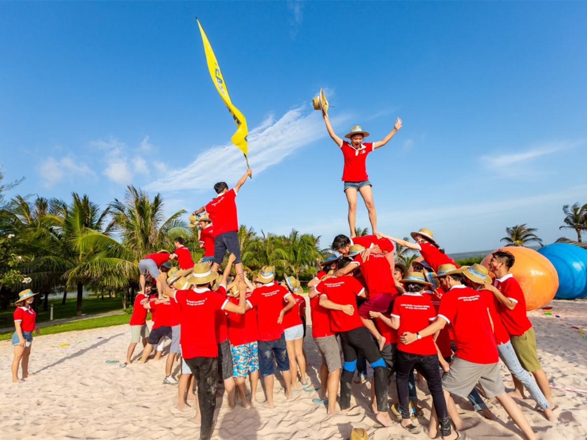Sầm Sơn phù hợp du lịch sôi động với nhiều hoạt động vui chơi, giải trí và không khí náo nhiệt đặc trưng của thành phố biển.
