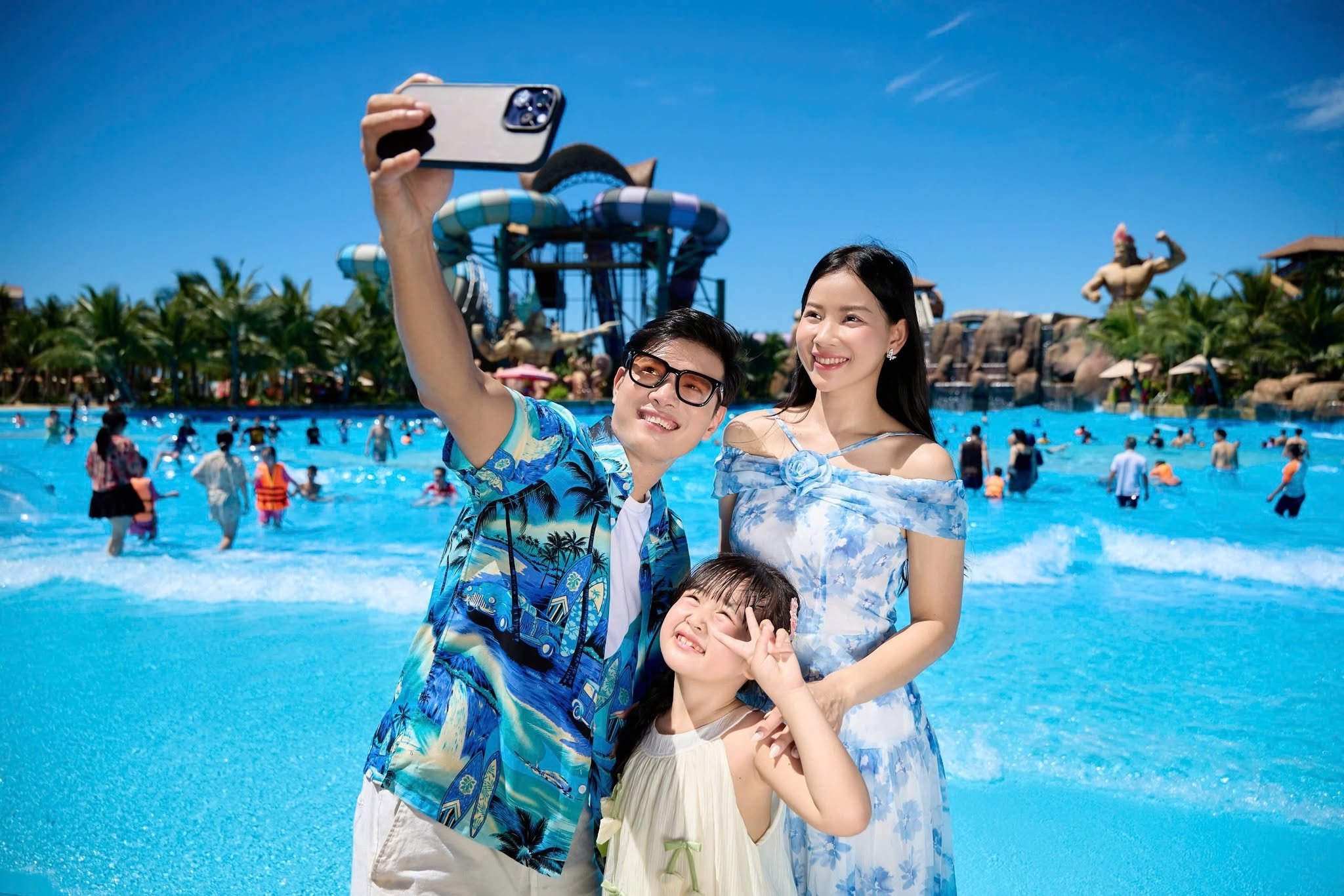 Lựa chọn trang phục theo từng điểm đến giúp ảnh check-in ấn tượng hơn.