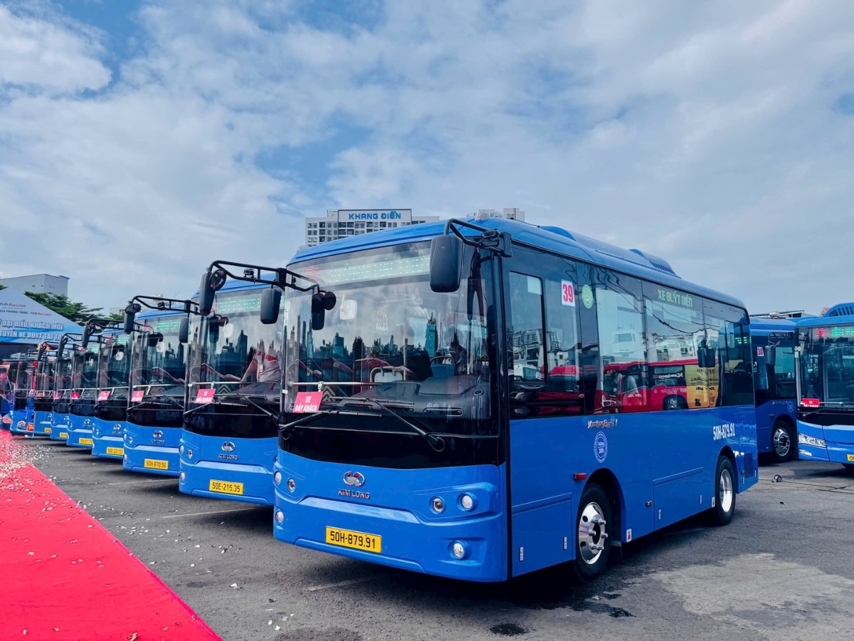 Xe buýt giúp hành khách di chuyển dễ dàng từ Vũng Tàu đến các tỉnh lân cận và ngược lại