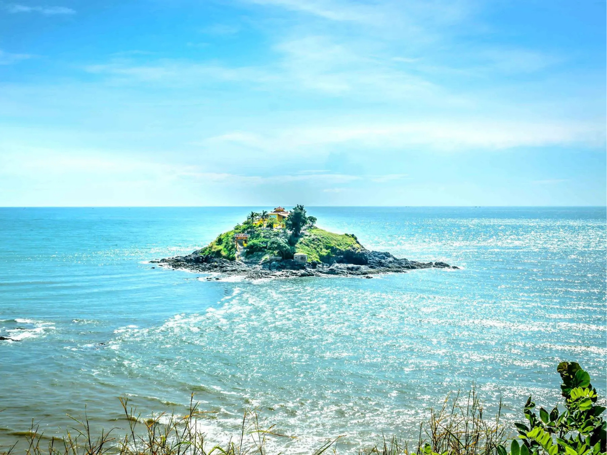 Hòn Bà vẫn luôn giữ cho mình nét đẹp hoang sơ, thiên nhiên thơ mộng hữu tình