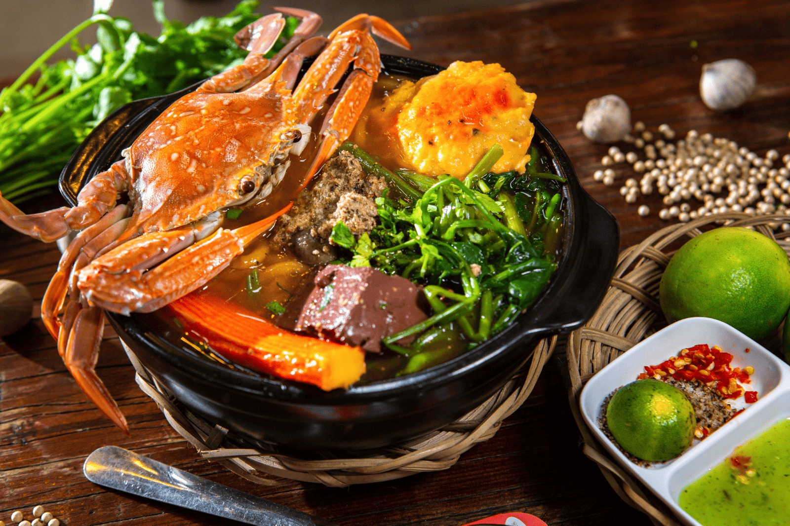 Bánh canh ghẹ là món ăn đậm đà, thơm ngon làm siêu lòng nhiều thực khách