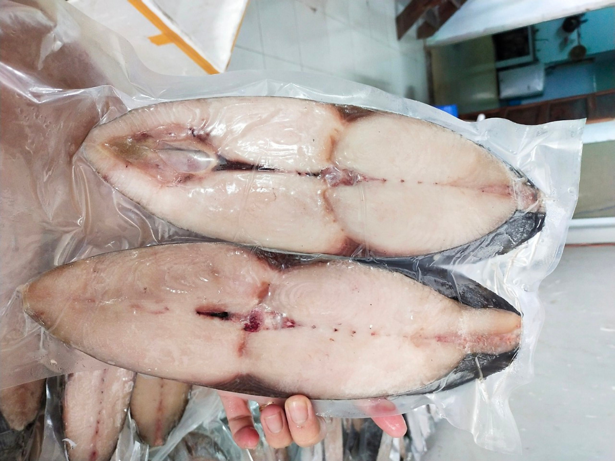 Những miếng cá được đóng gói sạch sẽ, tỉ mỉ để thuận tiện cho quý khách hàng