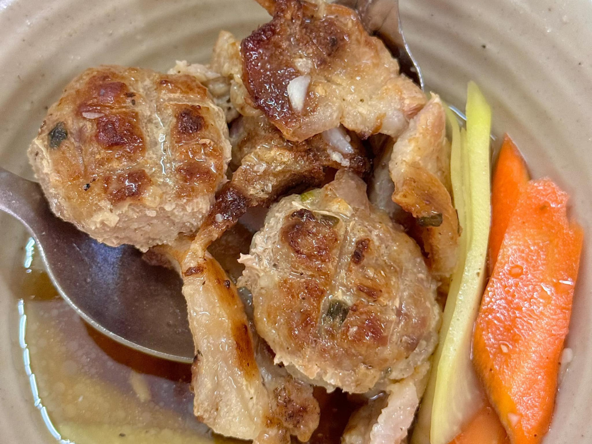 Chả ở Sáu Hiếu ghi điểm với thực khách bởi hương vị thơm ngọt và độ tươi ngon