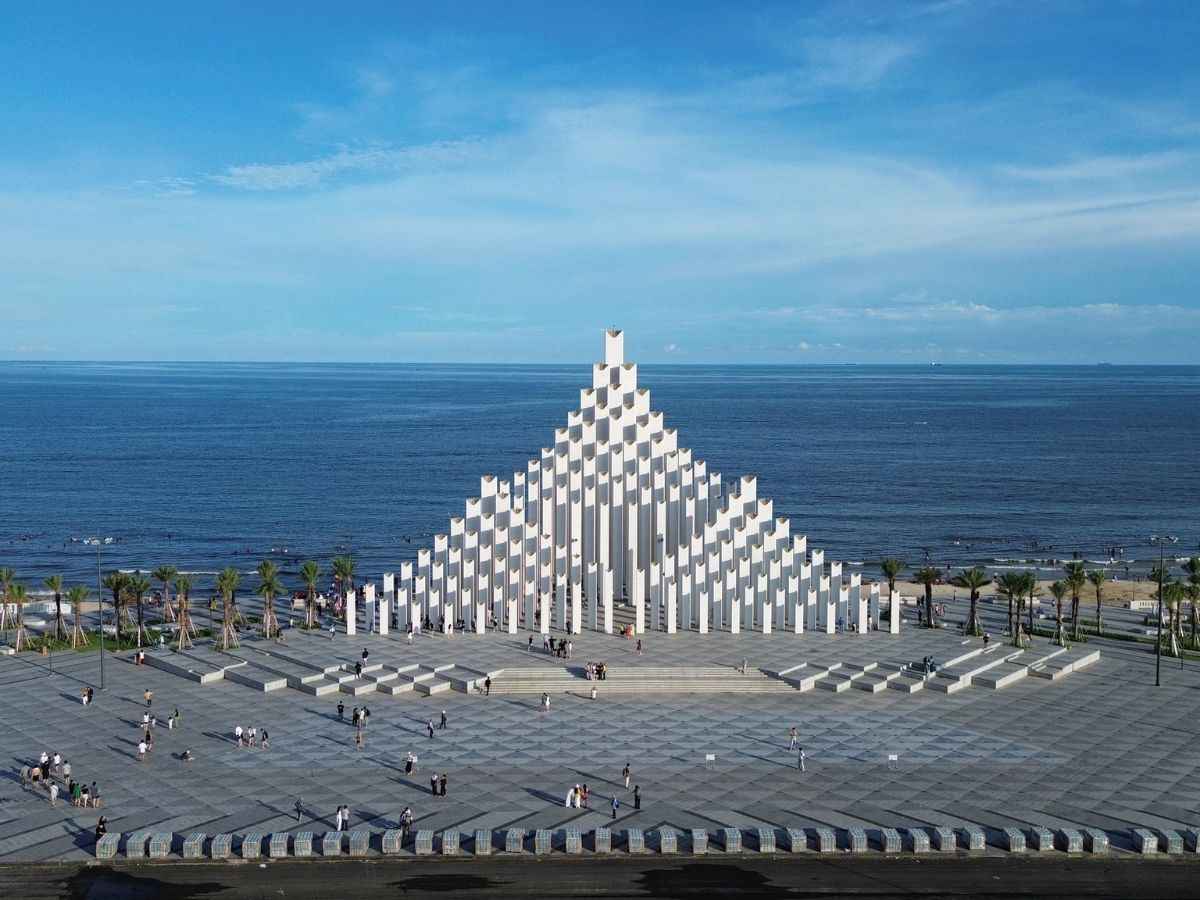 Tháp Tam Thắng là điểm đến check-in thu hút nhiều du khách khi đến với Vũng Tàu