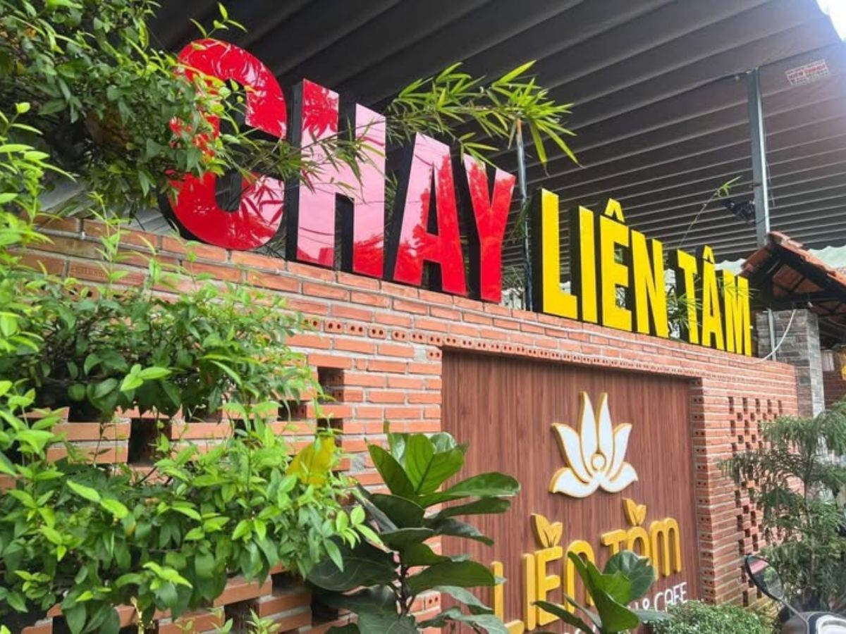 Quán chay Liên Tâm với nhiều món ăn thanh đạm, được chế biến từ nguyên liêu tươi mới