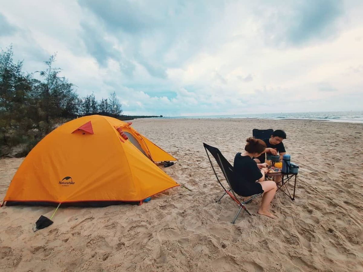 Hồ Cốc là điểm cắm trại quen thộc của nhiều bạn trẻ và gia đình