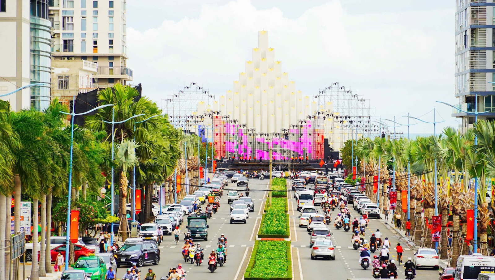 Quảng trường Tam Thắng nằm ngay khu vực trung tâm Vũng Tàu