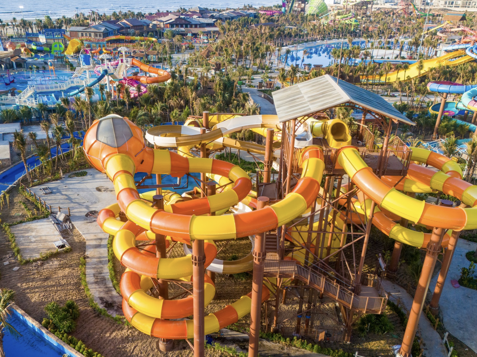 Sun World Vung Tau sở hữu vị trí sát biển hiếm có, mang đến lợi thế lớn về cảnh quan và trải nghiệm. (Ng