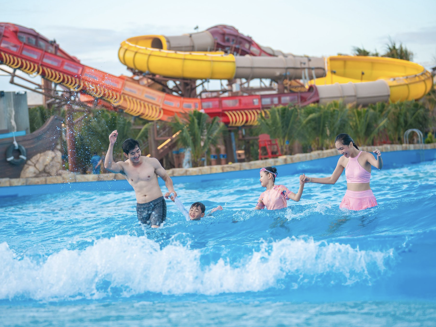 Sun World Vung Tau trở thành điểm đến vui chơi của nhiều gia đình vào mùa hè.