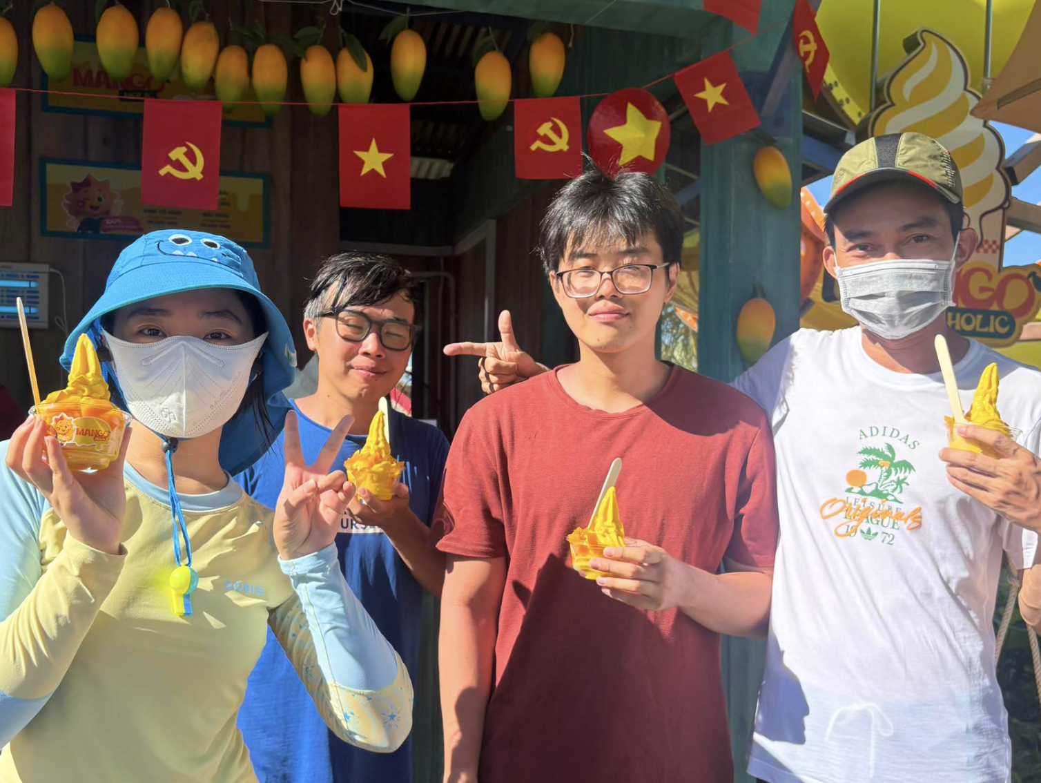Vị ngọt dịu tự nhiên của kem xoài mát lạnh giúp món ăn này trở thành lựa chọn lý tưởng để giải nhiệt.