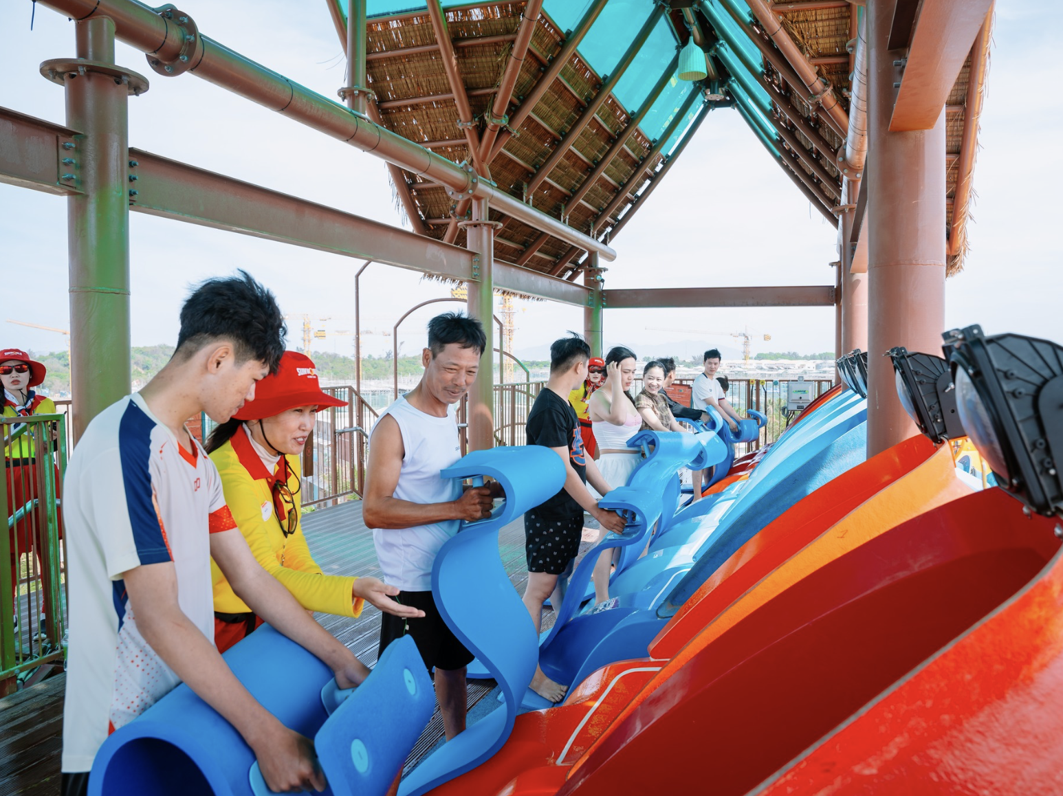 Sun World Vũng Tàu mang đến hệ thống gần 100 làn trượt nước hiện đại, được xây dựng theo tiêu chuẩn quốc tế.