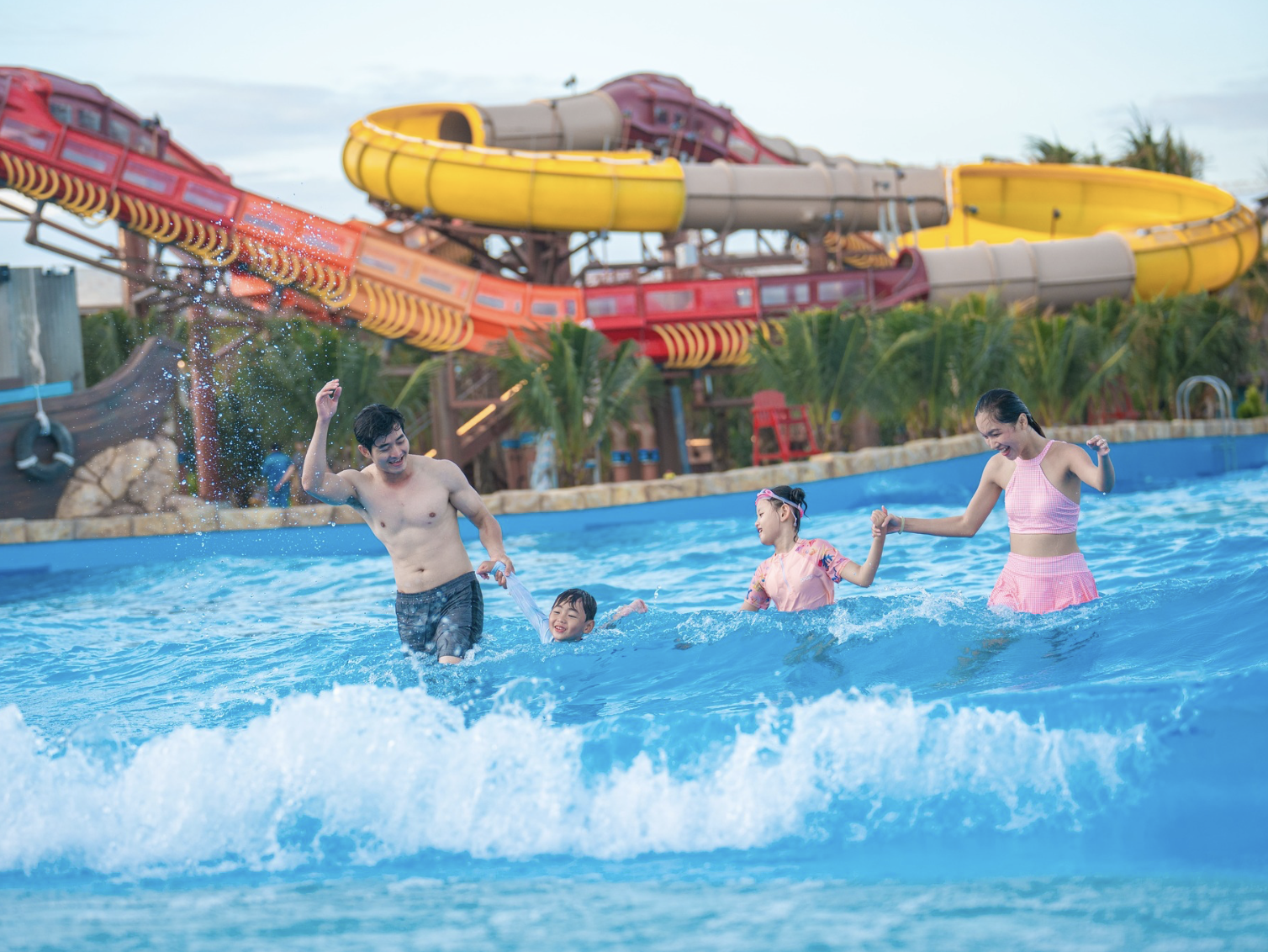 Sun World Vung Tau gây ấn tượng du khách với phân khu Aqua Adventure – công viên nước rộng 15 ha và quy tụ gần 100 làn trượt.