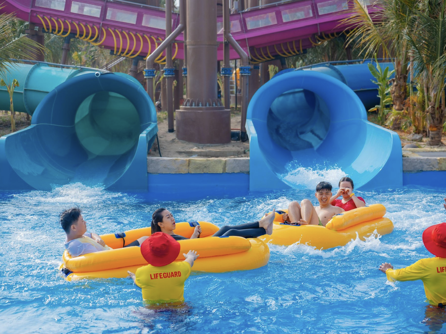 Khu công viên nước Aqua Adventure với quy mô lớn và đa dạng trải nghiệm thú vị.