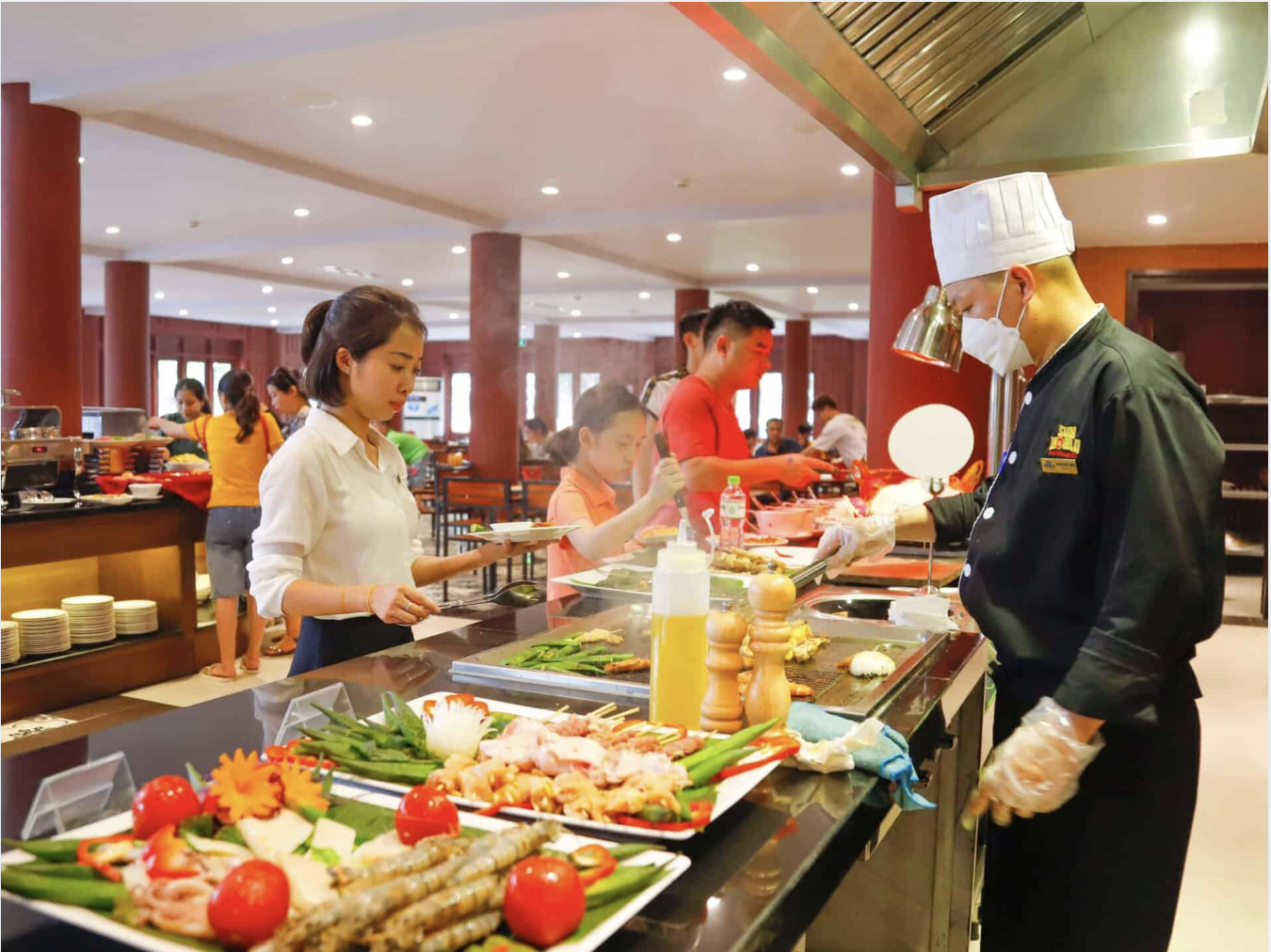 Trải nghiệm combo ăn uống cho nhóm bạn với dịch vụ chu đáo và linh hoạt.