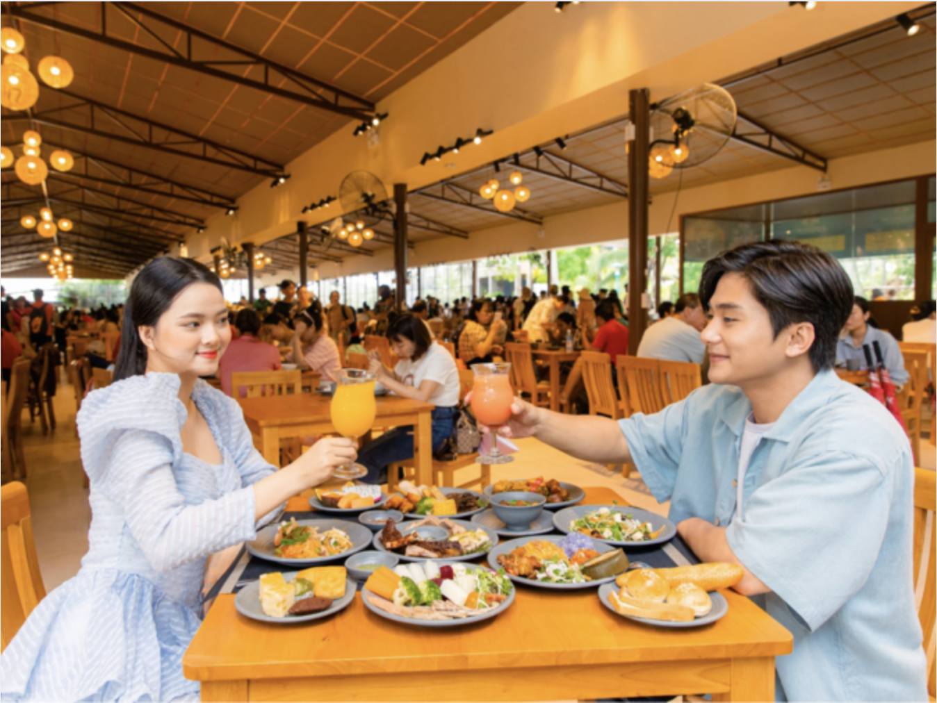 Trải nghiệm combo ăn uống cho nhóm bạn trọn vẹn và gắn kết.