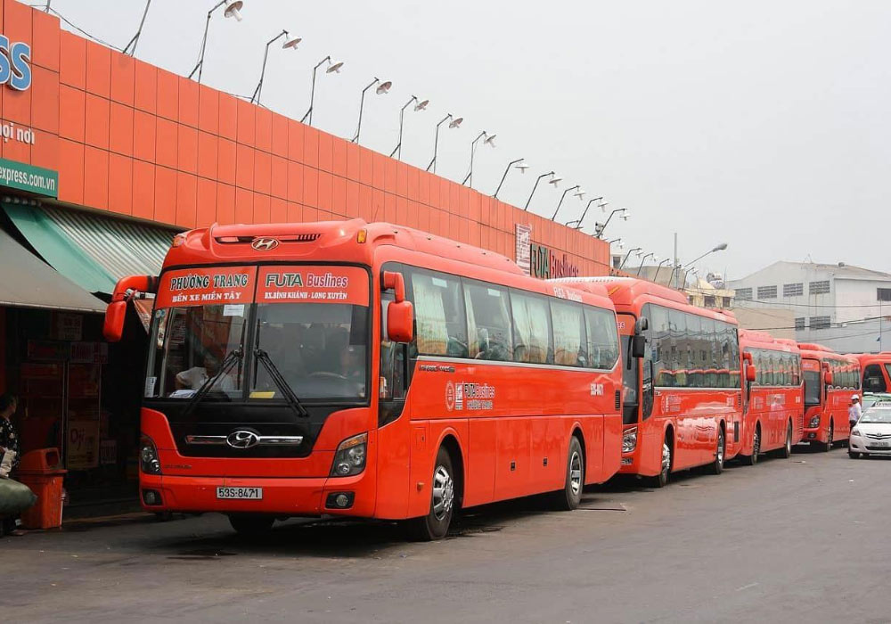 Di chuyển bằng xe khách giúp bạn tiết kiệm chi phí hơn