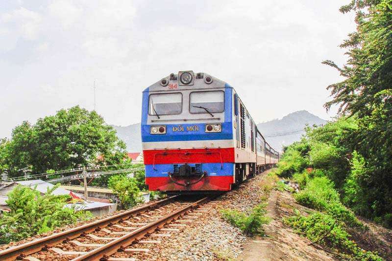 Trải nghiệm đi tàu hỏa từ Bắc vào Nam sẽ là kỉ niệm đáng nhớ với mọi du khách