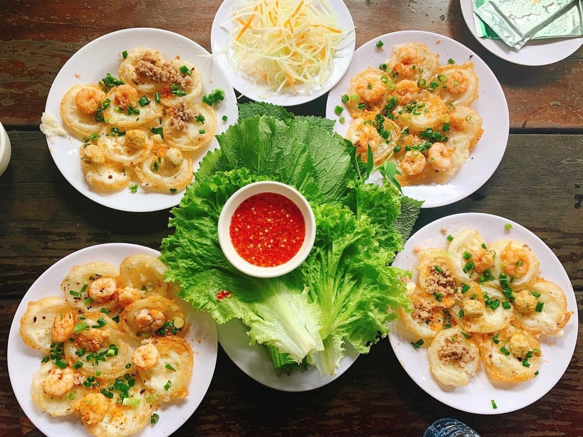 Bánh khọt là một món ăn được yêu thích của du khách khi đến Vũng Tàu.