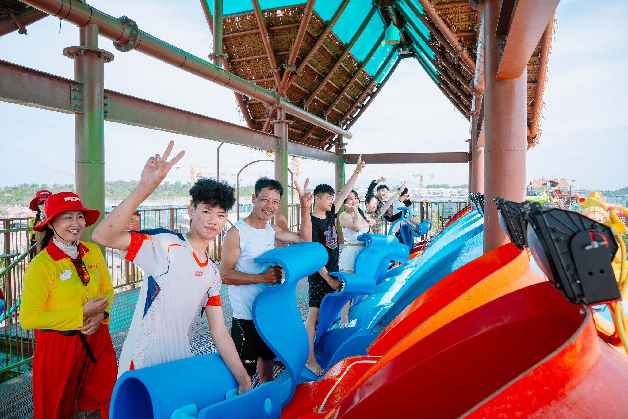 Du khách có thể vừa vui chơi, vừa chụp ảnh lưu giữ kỷ niệm tại Sun World Vung Tau.