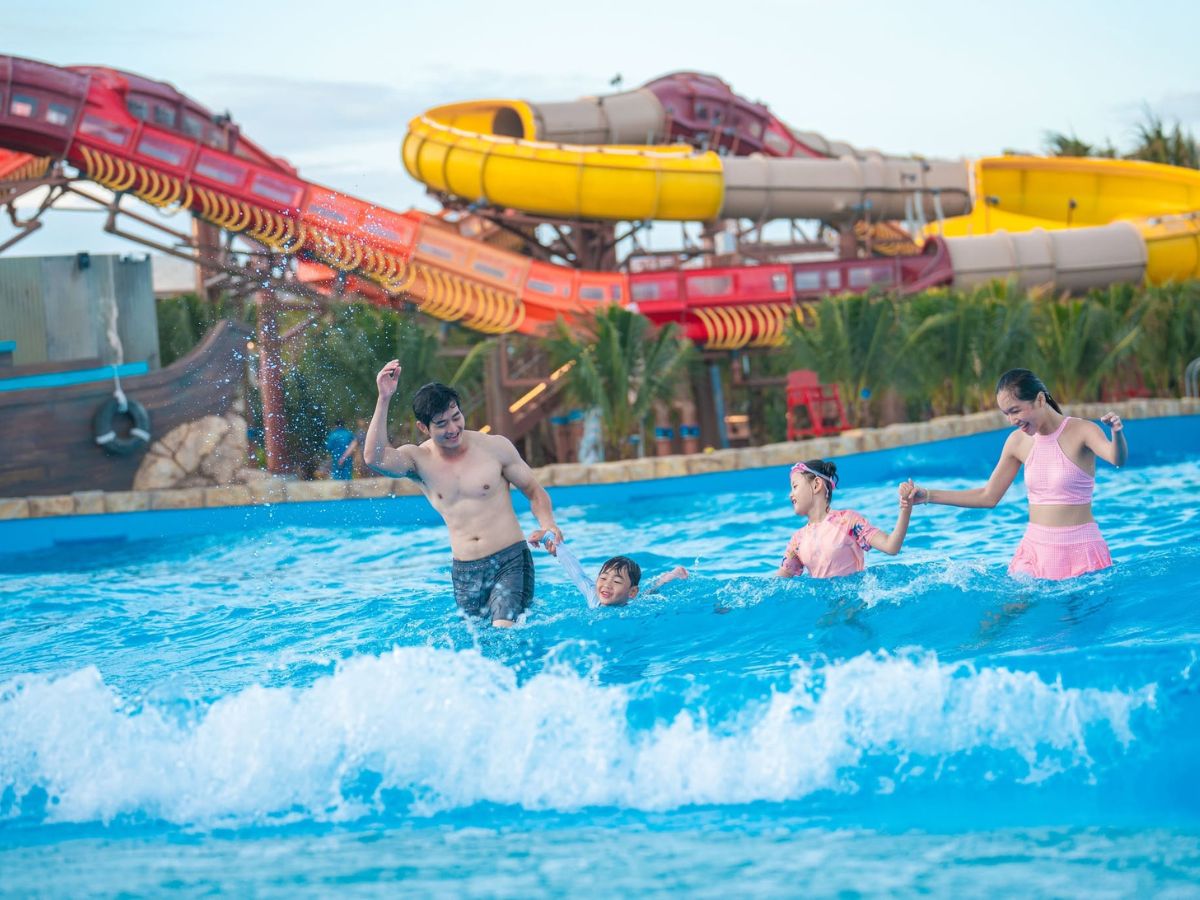 Sun World Vung Tau quy tụ khoảng 20 trò chơi nước hiện đại, mang đến hệ sinh thái giải trí đa dạng với gần 100 làn trượt.