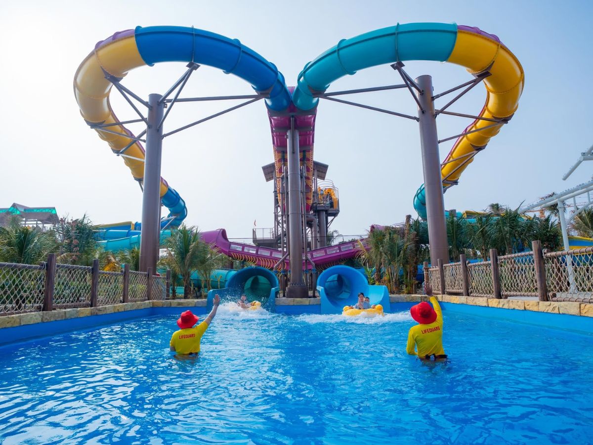 Sun World Vung Tau hấp dẫn du khách bởi tổ hợp các trò vui chơi giải trí thú vị cùng ẩm thực đặc sắc.