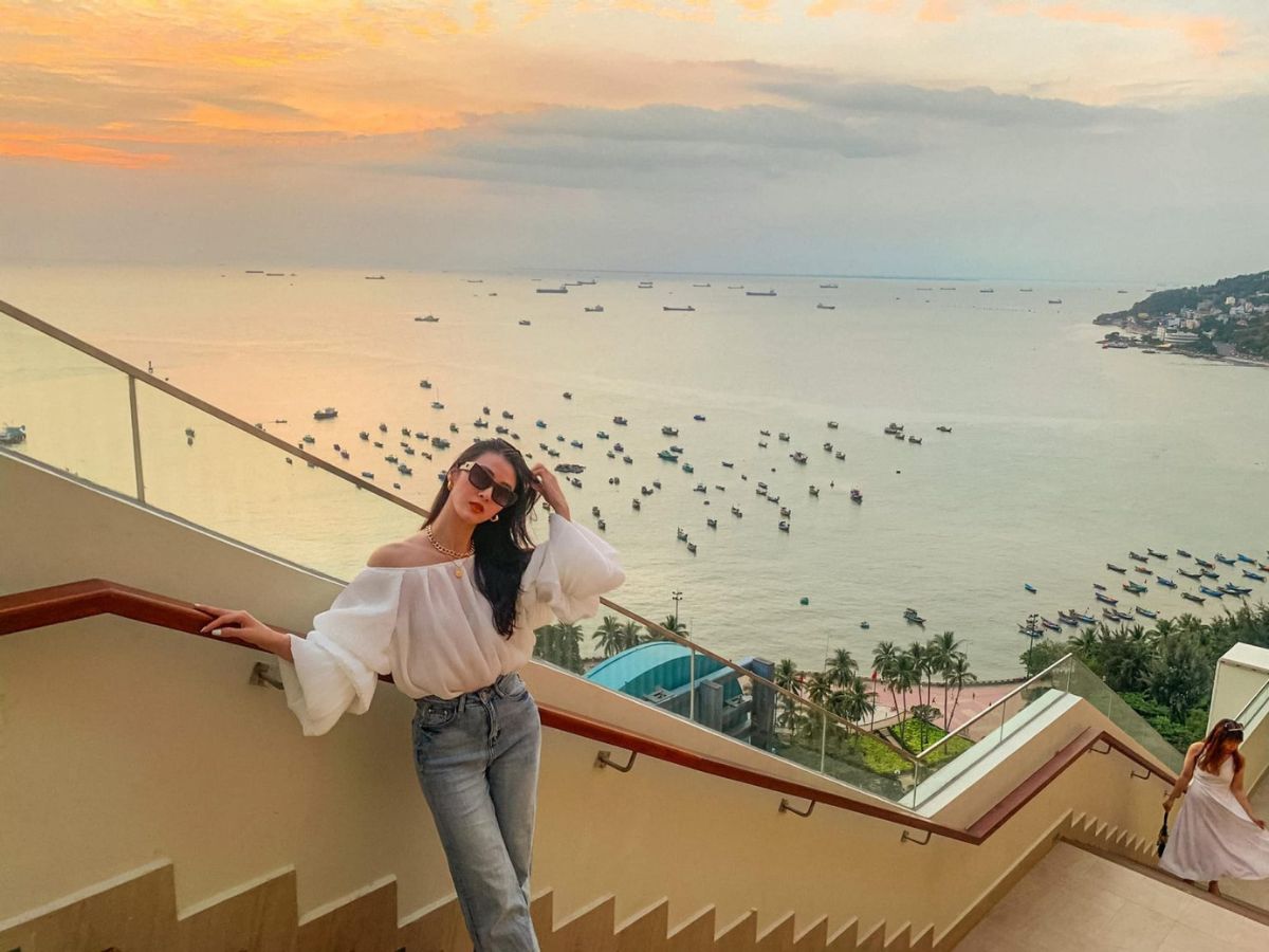 Thời điểm lý tưởng nhất để du lịch Vũng Tàu mùa hè là từ tháng 5 đến tháng 8 bởi thường có nắng đẹp, biển xanh trong và ít chịu ảnh hưởng của bão.
