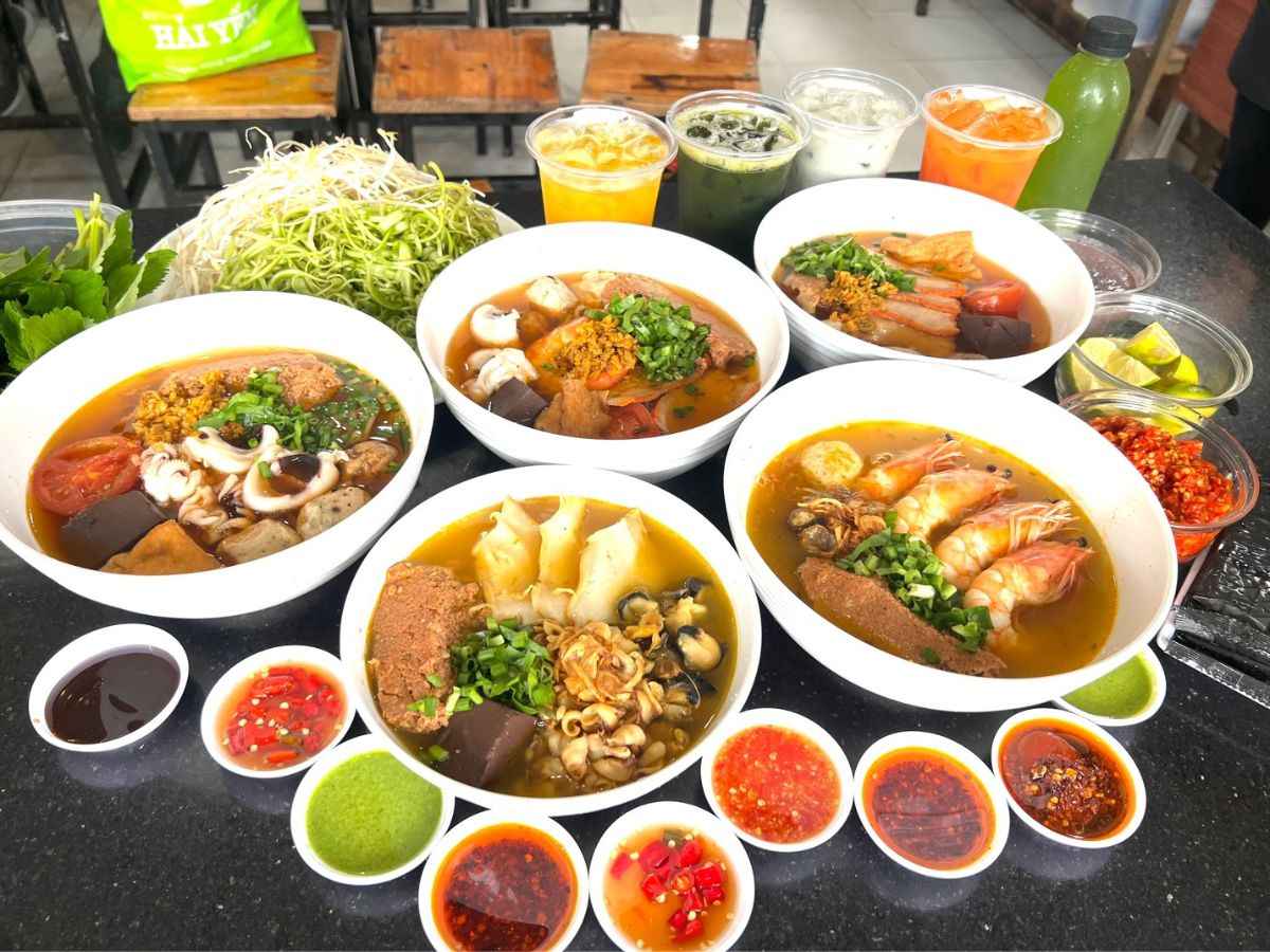 Du khách đừng quên trải nghiệm ẩm thực Vũng Tàu với rất nhiều món ngon mang hương vị biển cả.