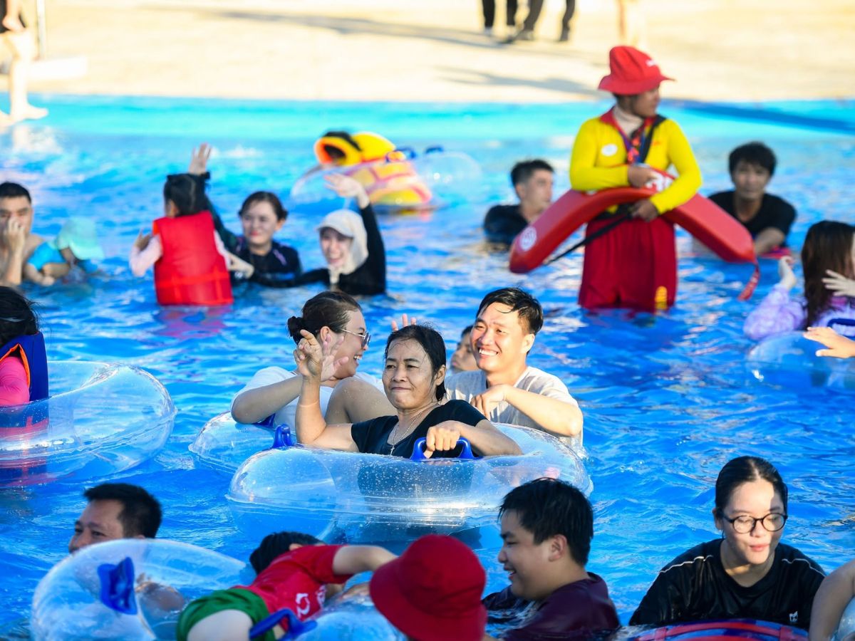 Việc đảm bảo an toàn luôn là yếu tố cần chú trọng cho gia đình khi du lịch đến Vũng Tàu.