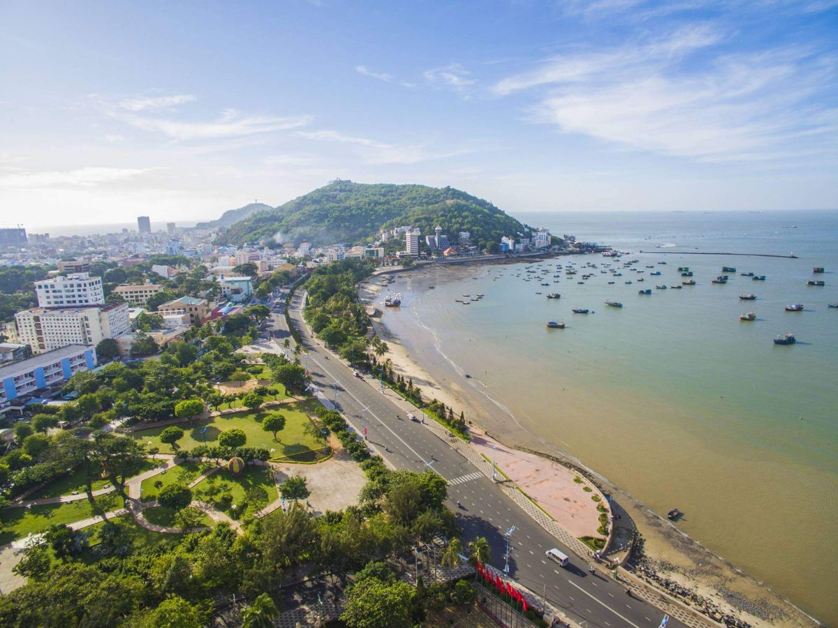 Bãi Trước Vũng Tàu là nơi hội tụ của nhịp sống đô thị, cảnh quan kiến trúc và các hoạt động giải trí đặc sắc.