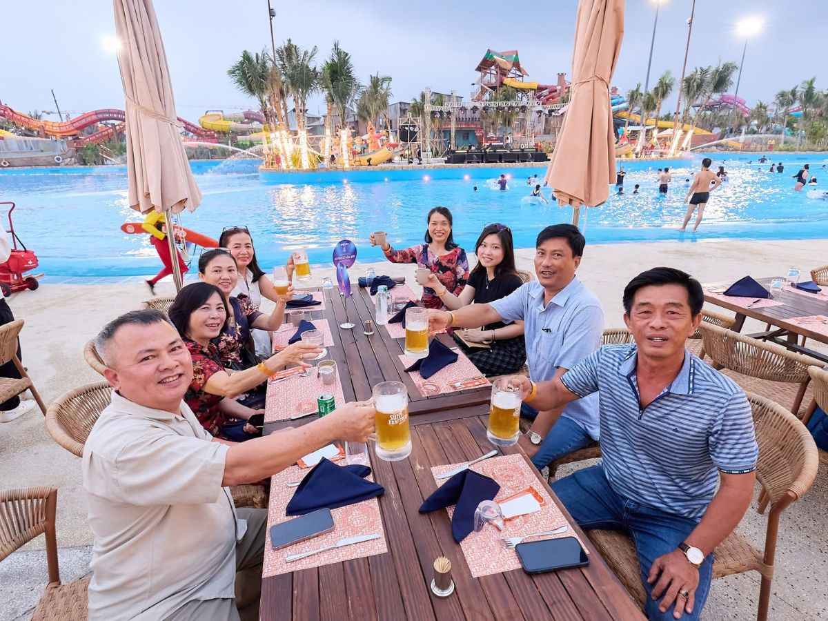 Gia đình cùng nhau du lịch ở Vũng Tàu đừng quên thưởng thức ẩm thực đặc sản với rất nhiều món ngon.
