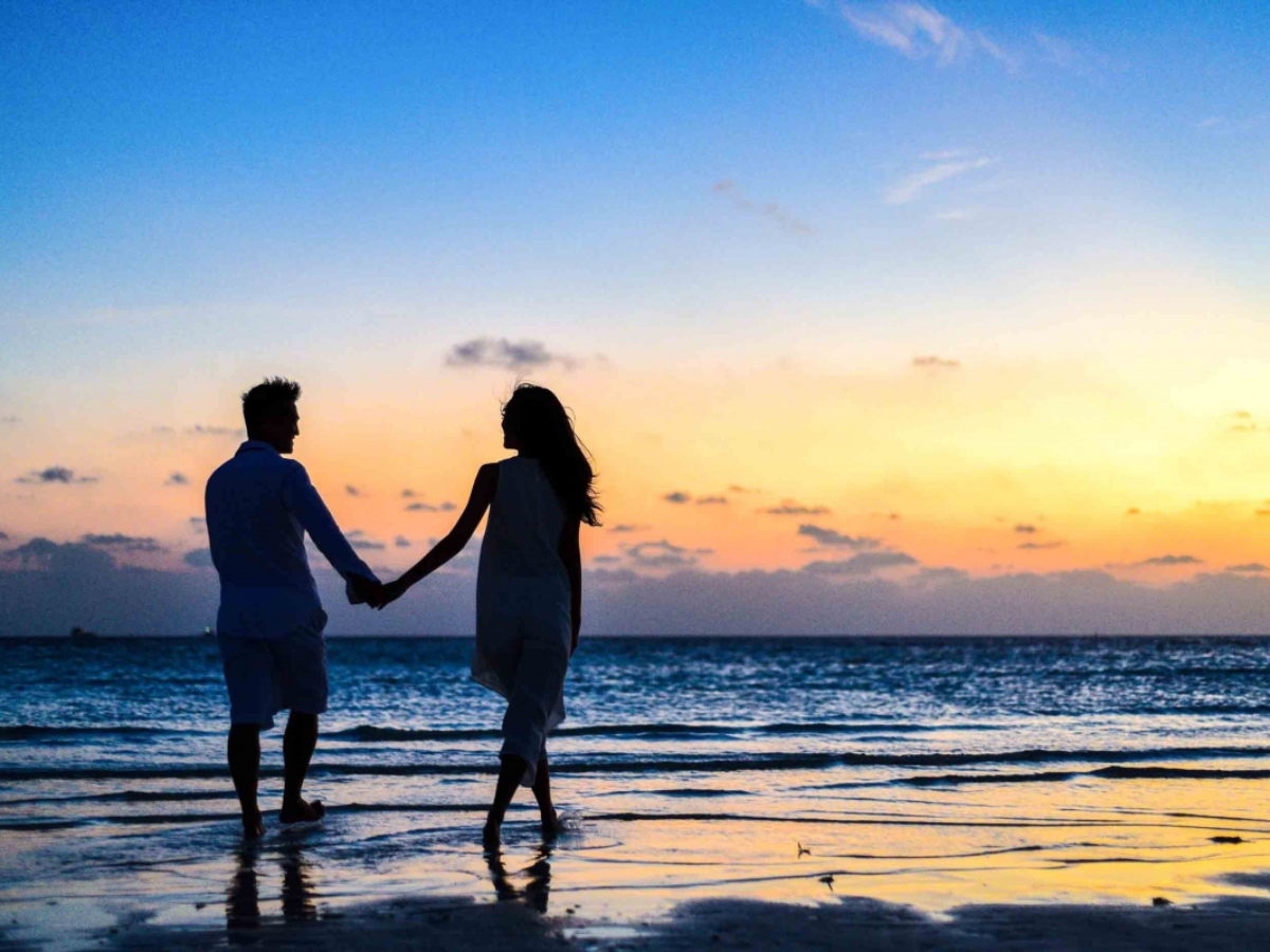 Khung cảnh biển Vũng Tàu với đường bờ biển và không gian check-in dành cho các cặp đôi